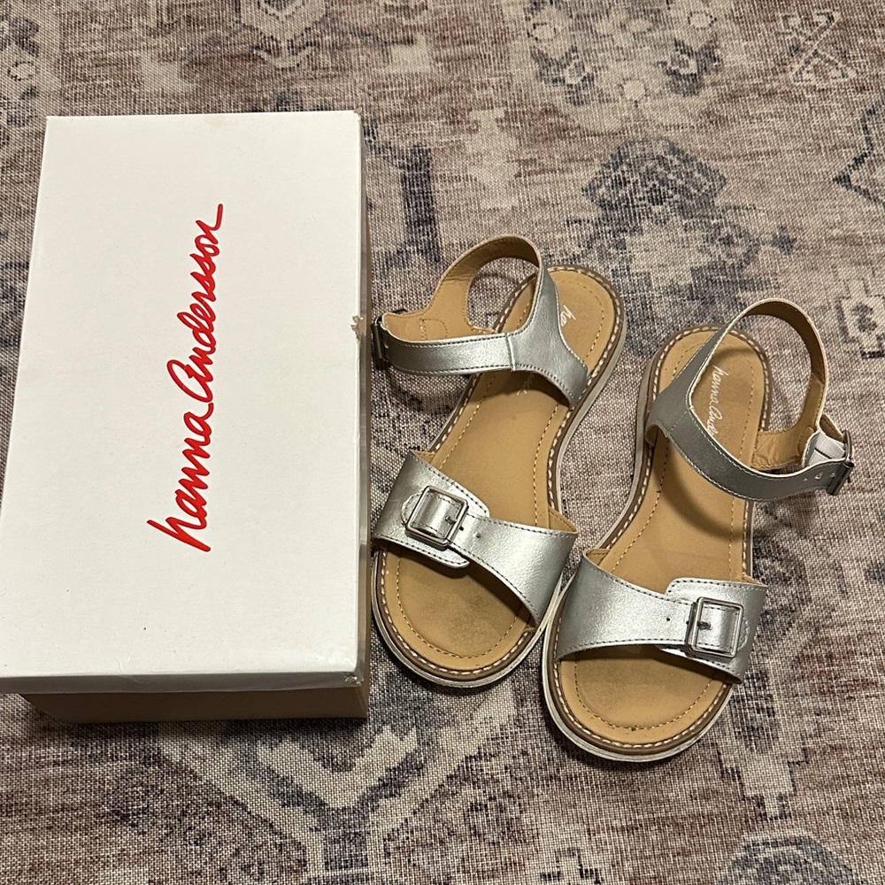 Hanna Andersson Silver Sandals sz 3 girls buckle
